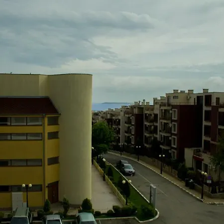 Appartement Тристаен Апартамент Влас 7 *